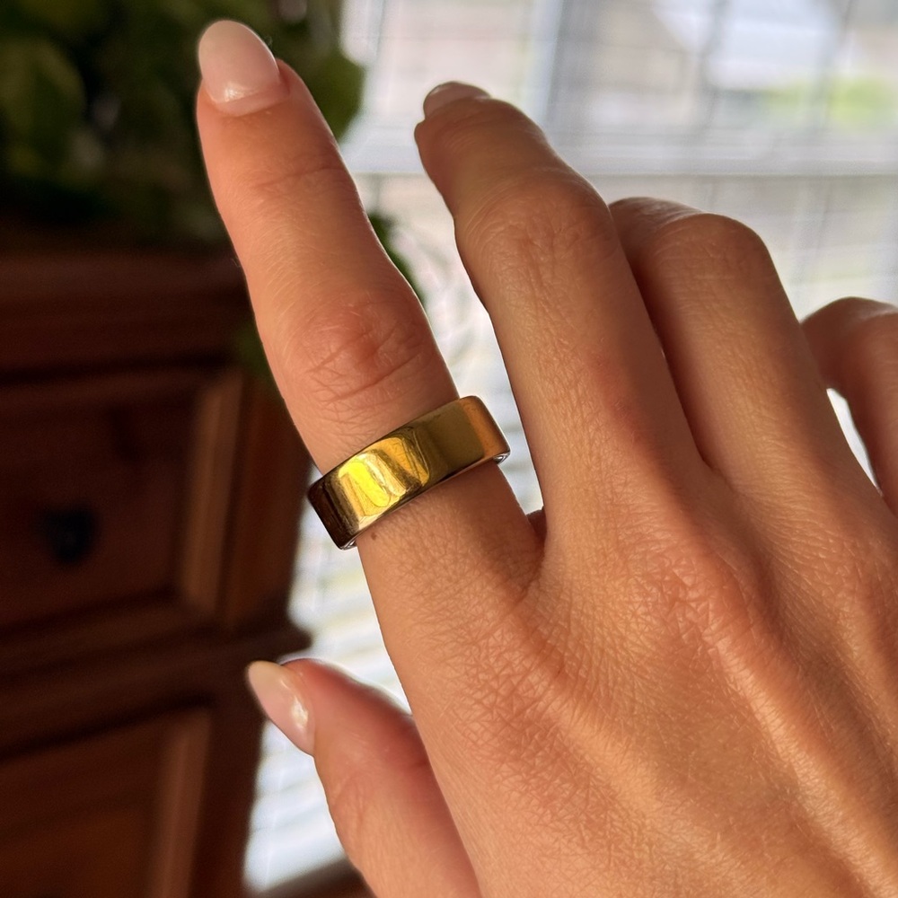 Oura Ring 4 - Gold, Size 8